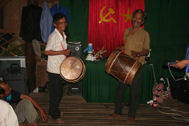 Duet drum dance of the Cham H’roi  - ảnh 1